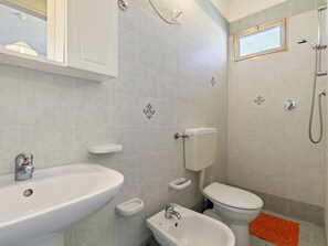 Shower - Cute Beachfront Apartment in Rosolina Mare near Venice (Rosolina)
