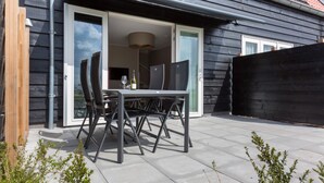 Balcony - Serene Holiday Home in Oostkapelle near Center & Forest (Oostkapelle)