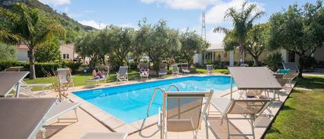 Apartment | Pool | Outdoor pool