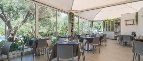 Huoneisto | Ruokailu