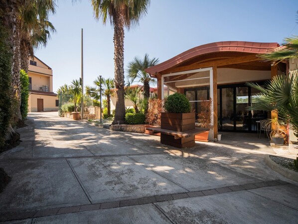 Apartment | Exterior - Apartment in Tropea With Mountain Views (Drapia)