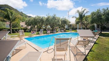 Apartment | Pool | Outdoor pool