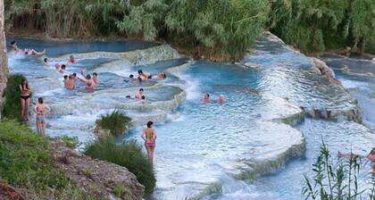 Charmante Home With Garden