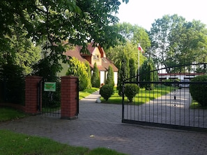Reception - Large Holiday Home Near the Sea, Living Room, Terrace, 3 Bedrooms, Garden (gmina Karnice)