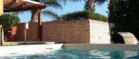 Piscine extérieure (ouverte en saison)