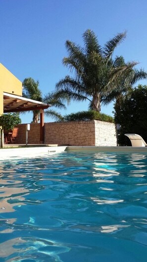 Seasonal outdoor pool