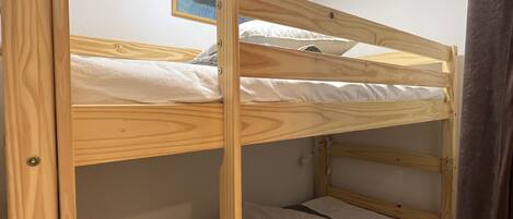 1 bedroom, iron/ironing board, free WiFi
