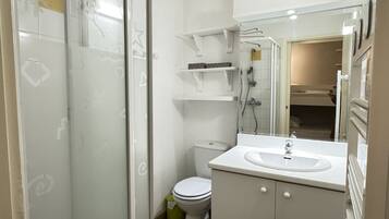 Een douche, een haardroger