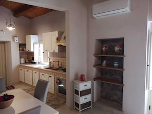 Apartment, 2 Bedrooms | In-room dining