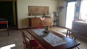 Villa, 1 chambre | Restauration dans la chambre