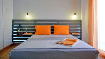 City Apartment | 1 bedroom, hypo-allergenic bedding, desk, laptop workspace