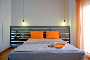 1 bedroom, hypo-allergenic bedding, desk, laptop workspace - Private Hidden Gem (Athens)