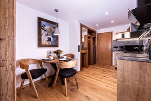Dining - Apartment Almbachklamm, for 1-2 persons and 1 child up to 10 years (Berchtesgaden)