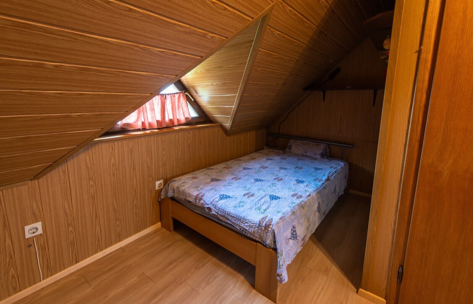 Apartment, 2 Bedrooms | 3 bedrooms, desk, iron/ironing board, free WiFi
