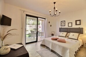 3 chambres, fer et planche à repasser, Wi-Fi gratuit, draps fournis