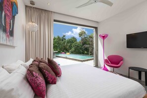 7 bedrooms, in-room safe, blackout drapes, iron/ironing board