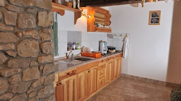 Cottage | Bếp nhỏ riêng | Tủ lạnh, lò vi sóng, lò nướng, bếp nấu