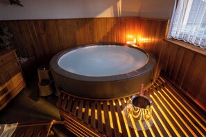 Bañera de hidromasaje privada