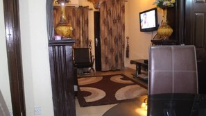 Habitación individual de lujo, 1 habitación, accesible para personas con discapacidad, fumadores | Escritorio y espacio para trabajar con un portátil