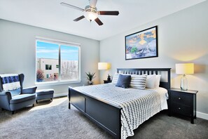 4 bedrooms, desk, iron/ironing board, travel crib