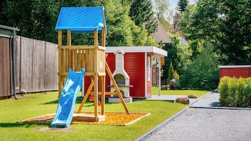 Children’s play area – outdoor