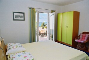 2 bedrooms, Internet, bed sheets - Apartments Dinka, (16112), Hvar, hr (Hvar)