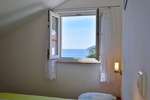 2 bedrooms, Internet, bed sheets - Apartments Dinka, (16113), Hvar, hr (Hvar)