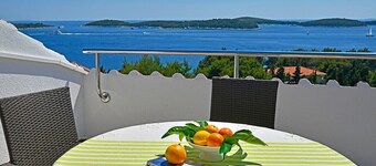 Apartments Dinka, (16113), Hvar, hr