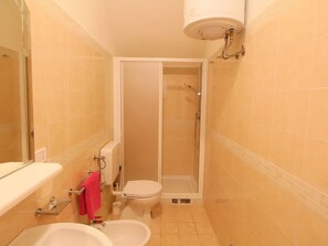 Apartment | Bathroom