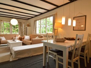 Dining - Cozy Chalet With Private Garden Near the Forest (Malmedy)