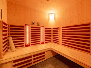 Cottage | Property amenity - Group Getaway in Amel (Amel)
