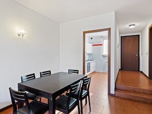 Dining - Lovely Home in Polpenazze del Garda With Pool (Polpenazze del Garda)