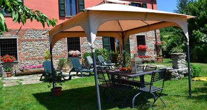 Independent Tuscan Holiday Home With Garden and Valley Views