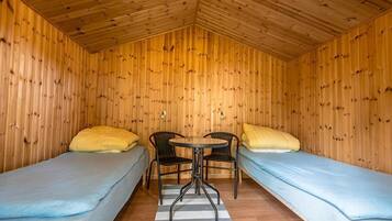 Mökki (2 Beds) | VauvansÀngyt, lisÀvuoteet