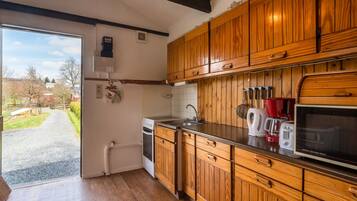 Chalet | Private kitchen | Electric kettle, highchair