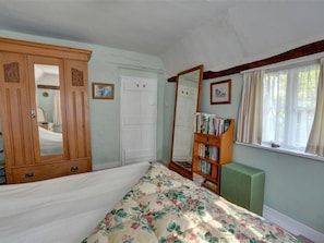 House | 2 bedrooms, bed sheets - Old World Holiday Home in Denston with Garden near City Center (Newmarket)