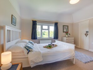 3 Schlafzimmer, individuell eingerichtet, Bettwäsche