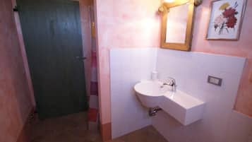 House | Bathroom | Shower, towels