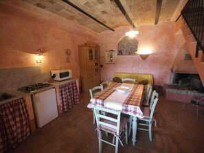 House | Private kitchen - Amazing Holiday Home in Fabro With Swimming Pool (Fabro)