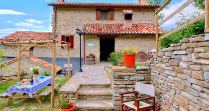 Farmhouse in Marche With Pool and Views