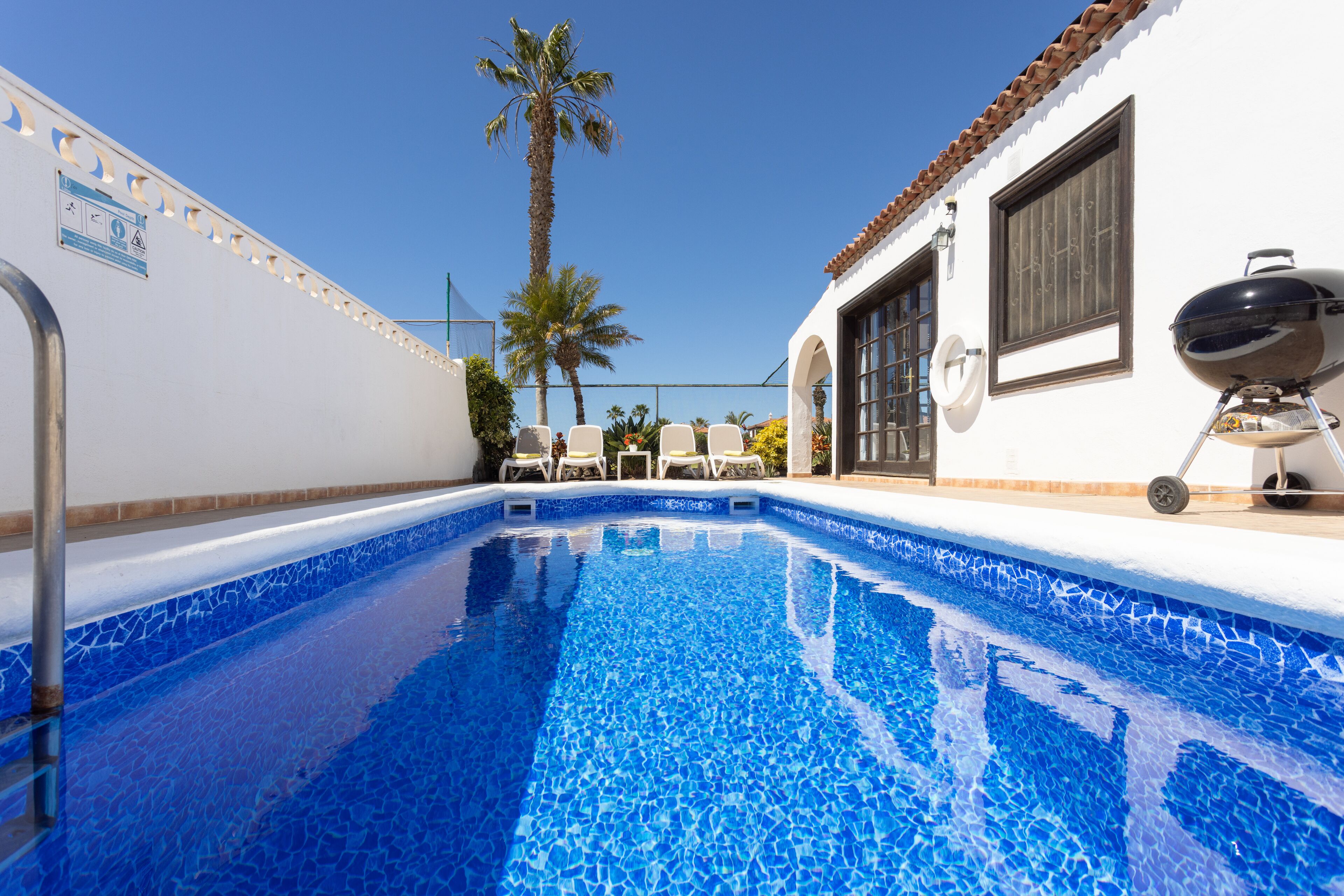 Ulkouima-allas, lämmitetty uima-allas