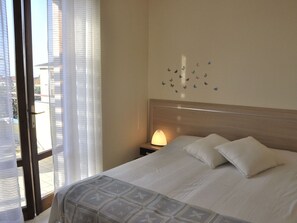 2 bedrooms, individually furnished - Holiday Home in Lazise Near Gardaland (Lazise)