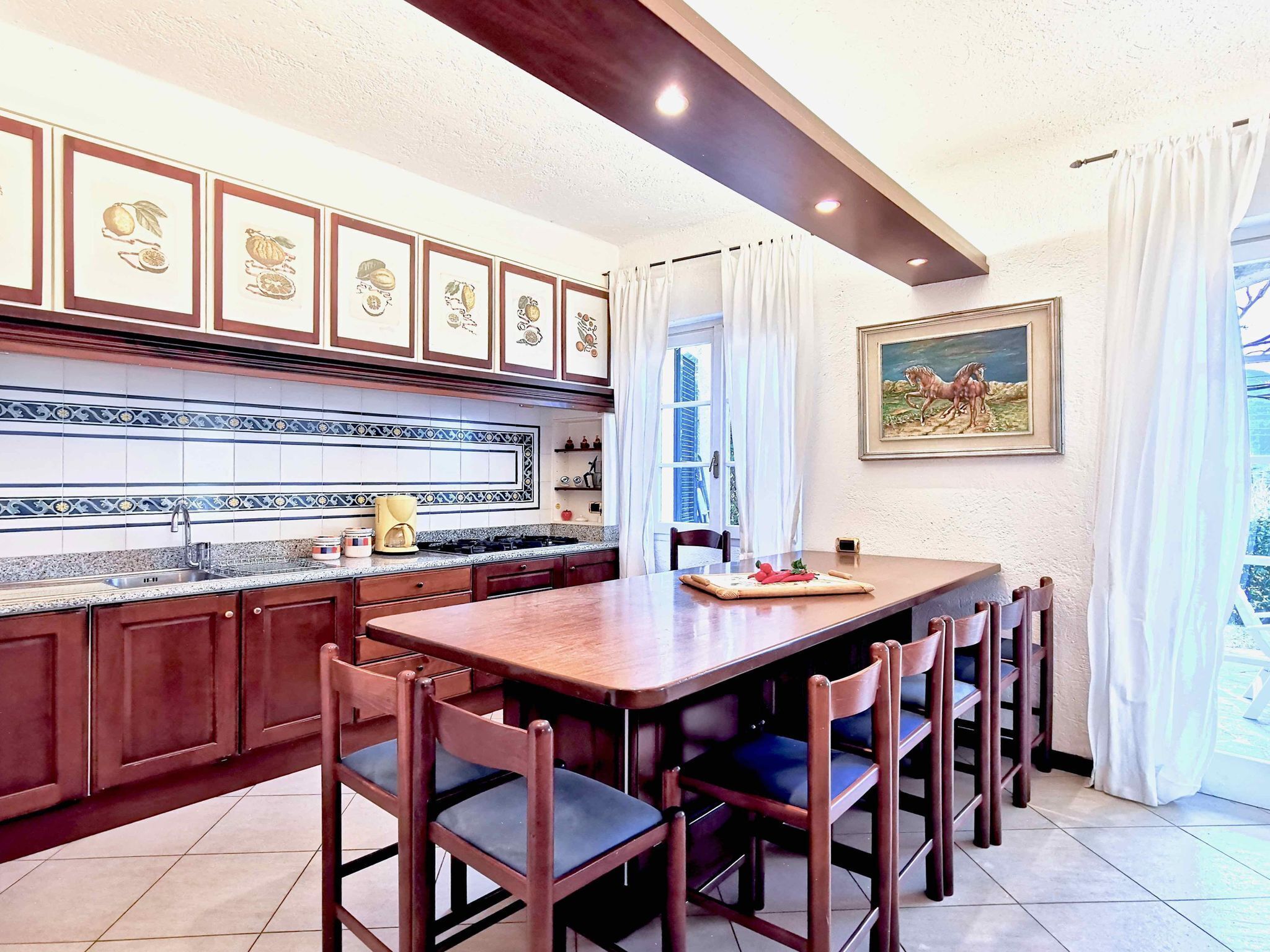 Cottage | Dining