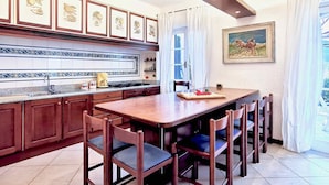 Cottage | Dining - Garden-view 2 Swimming Pools Tennis Court Italian Lakes (Lierna)