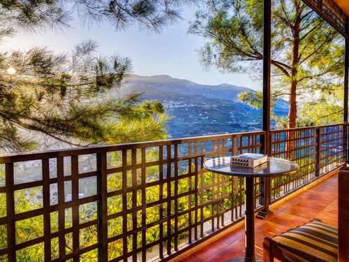 Sprawling Vlilla in Malades