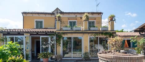 House | Exterior