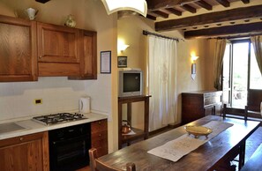 House | Dining - Holiday Home in Tuscany With Pool & Views (Cortona)