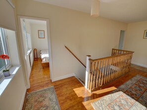 4 Schlafzimmer, individuell eingerichtet, Bettwäsche