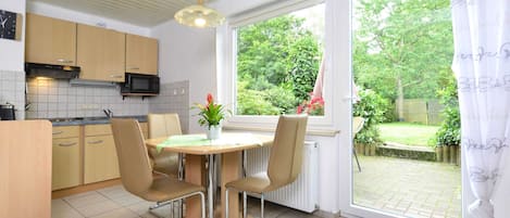 Apartment | Private kitchen | Dishwasher, highchair