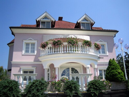Plush Apartment in St. Kanzian am Klopeinersee With Sauna